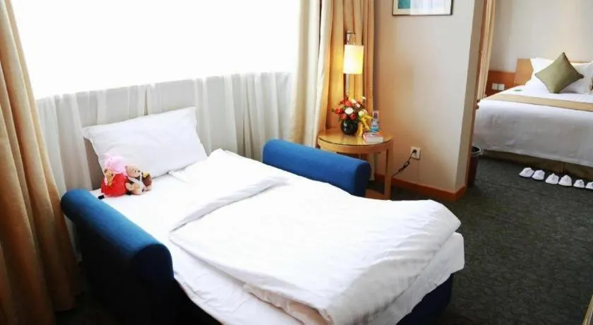 Bed in Jinglun Hotel
