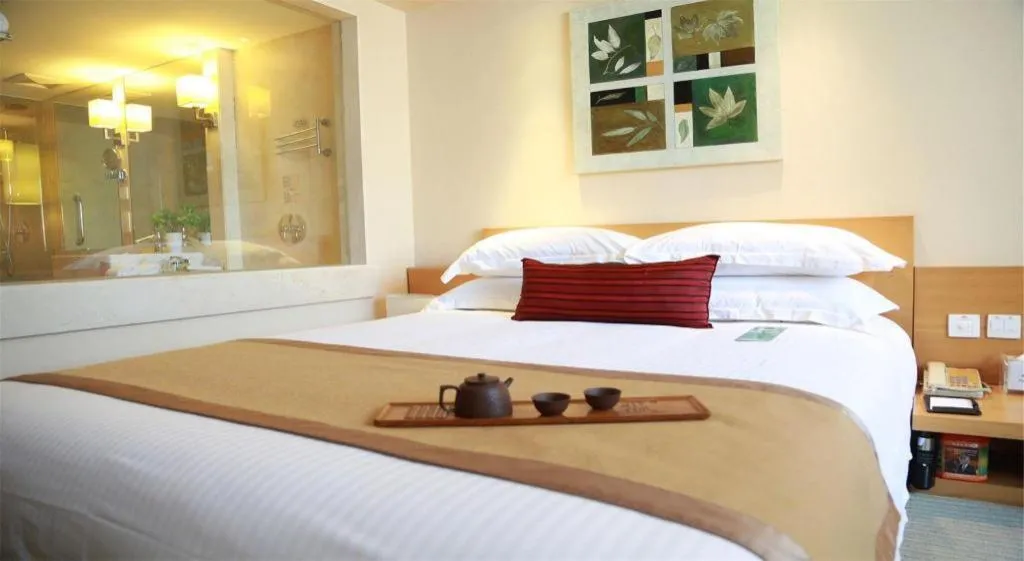 Bed in Jinglun Hotel