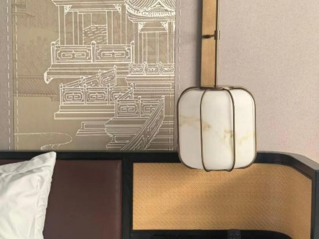 Bed in Jinglun Hotel