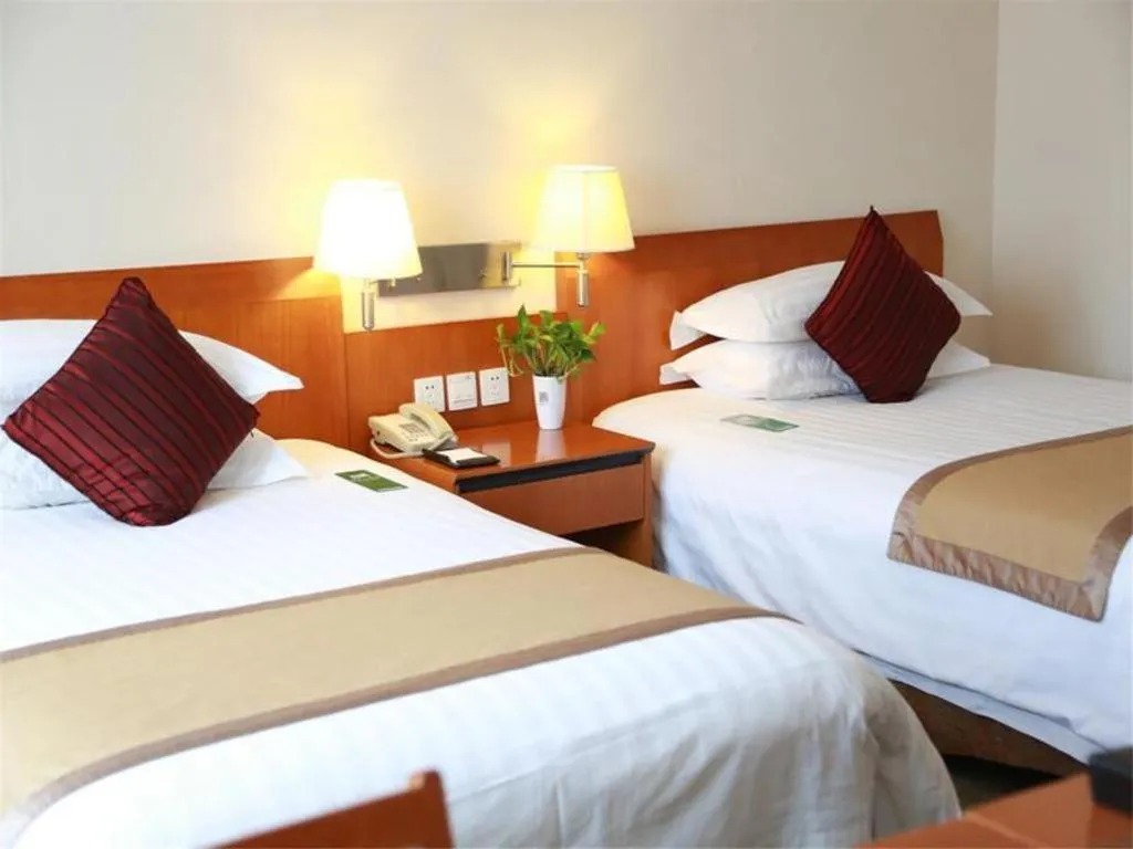 Bed in Jinglun Hotel