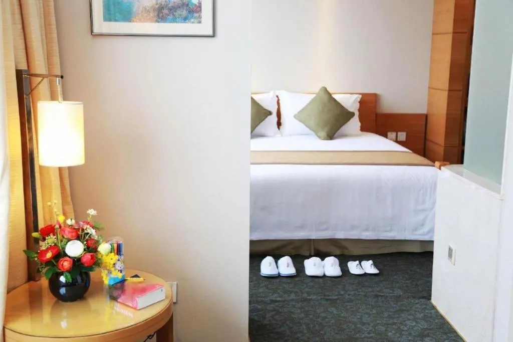 Bed in Jinglun Hotel