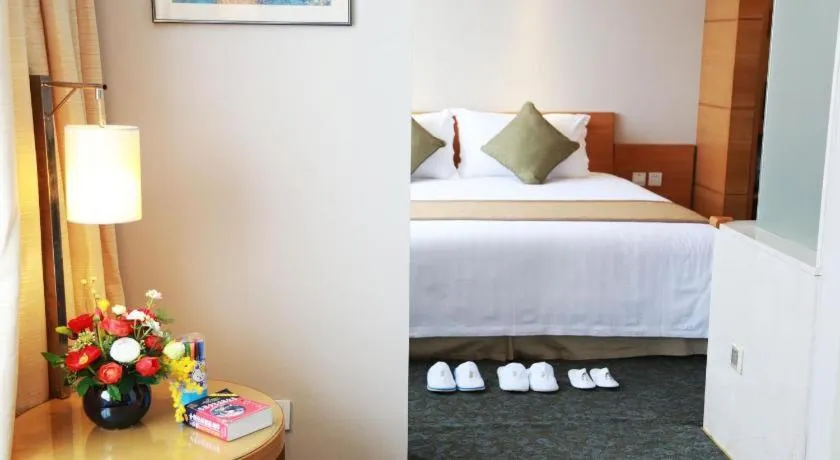 Bed in Jinglun Hotel