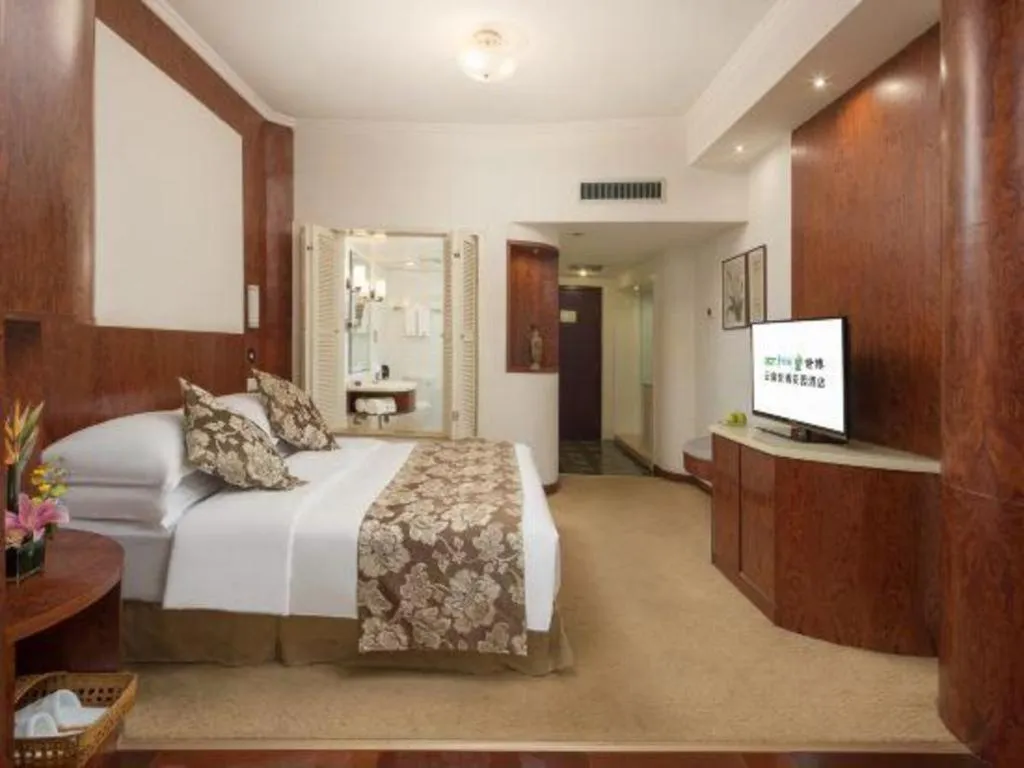 Bed in Expo Garden Hotel