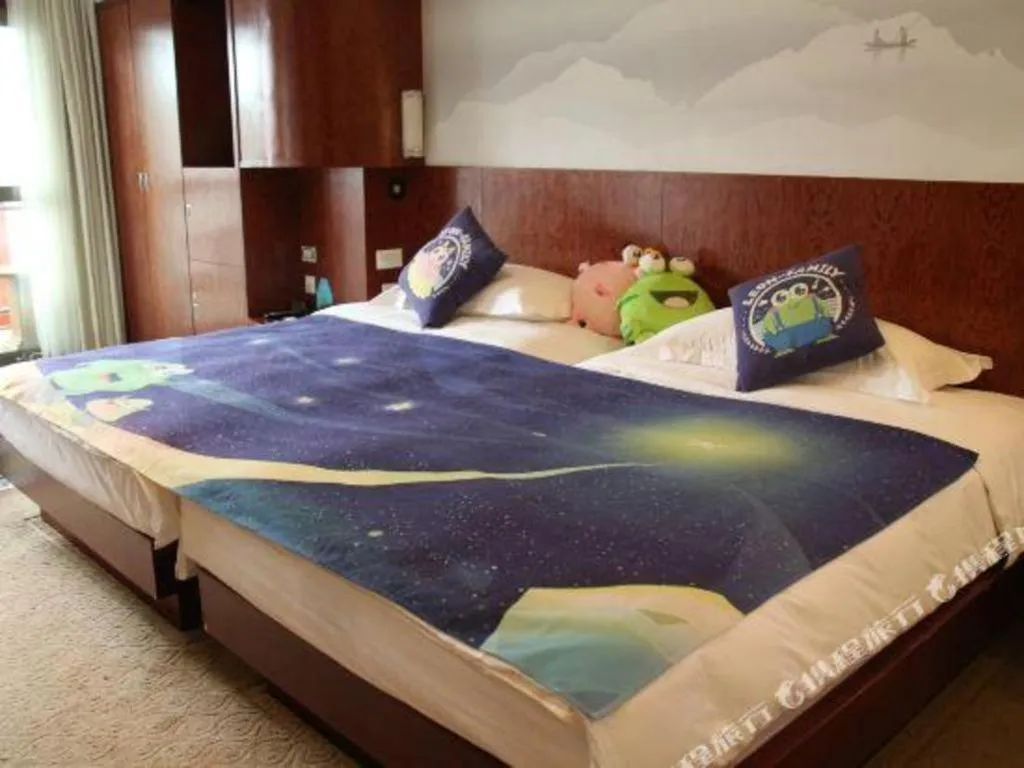 Bed in Expo Garden Hotel