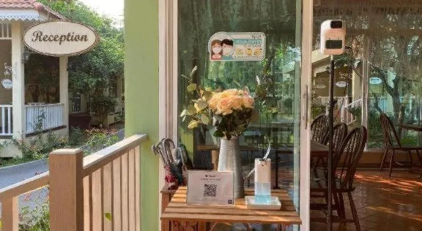 Ruen Maihom Riverside Cottage