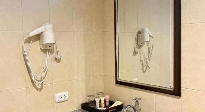 Ruen Maihom Riverside Cottage