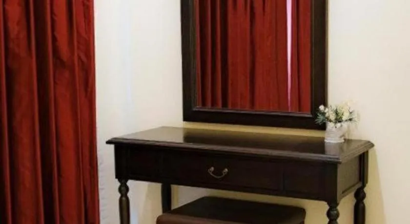 Ruen Maihom Riverside Cottage