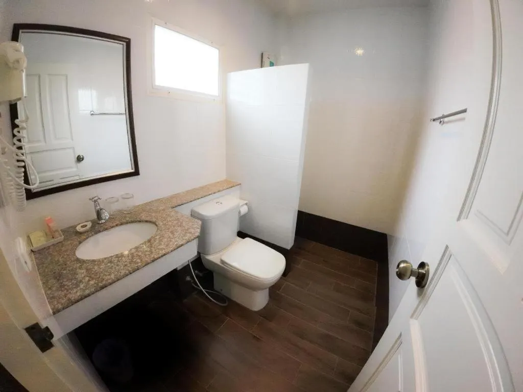 Ruen Maihom Riverside Cottage