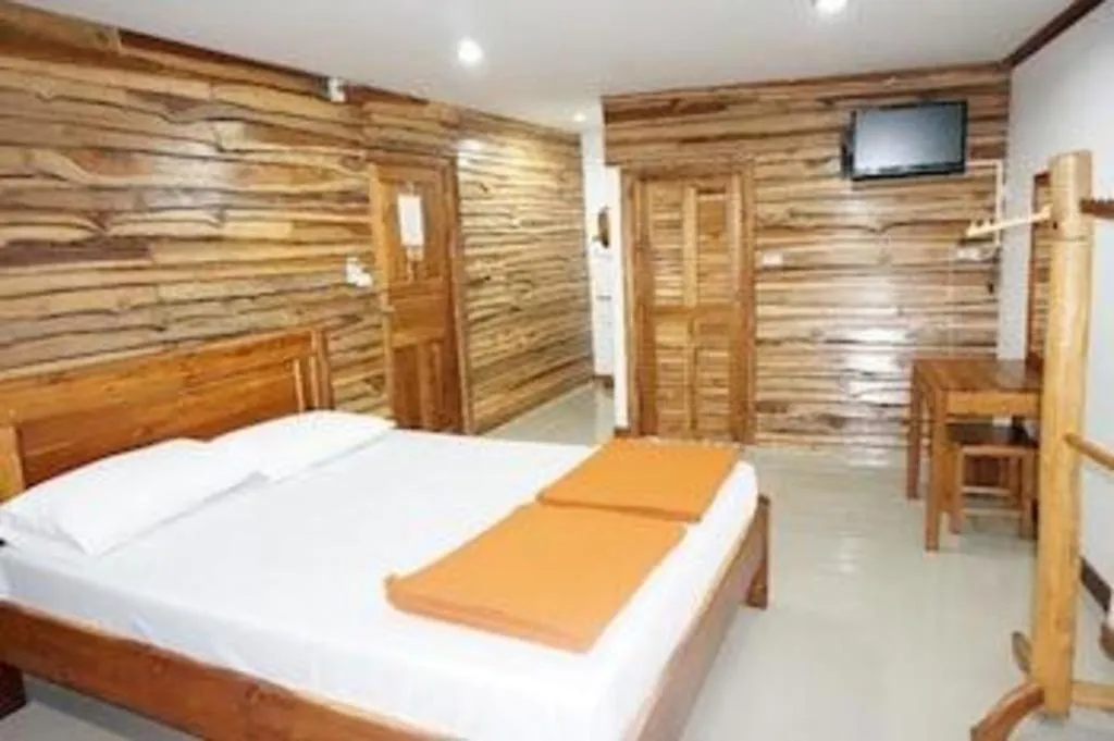 Bed in Thongphaphum Place