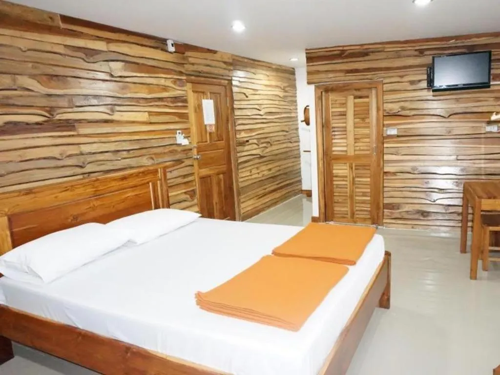 Bed in Thongphaphum Place