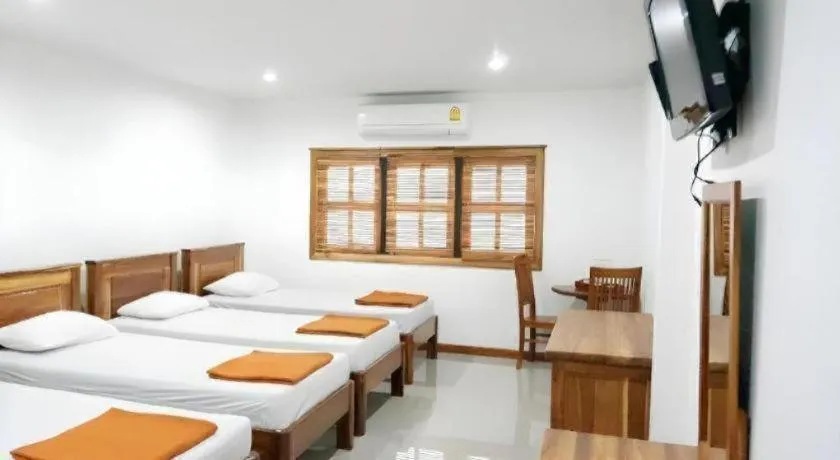 Bed in Thongphaphum Place