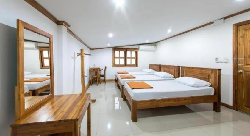 Bed in Thongphaphum Place