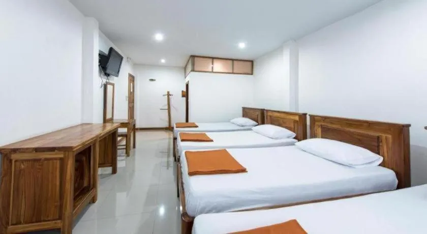 Bed in Thongphaphum Place