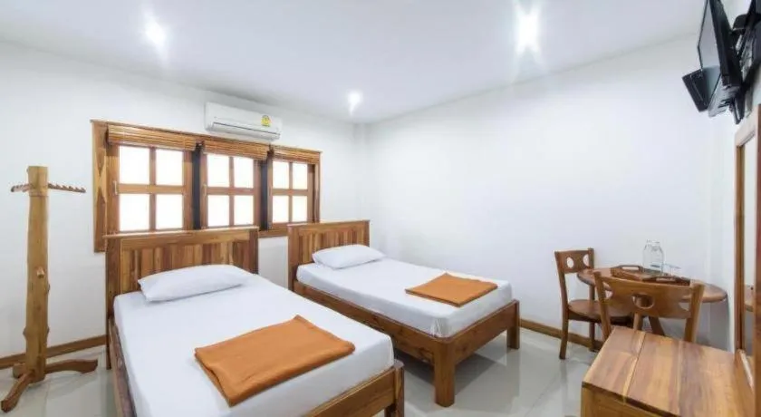 Bed in Thongphaphum Place