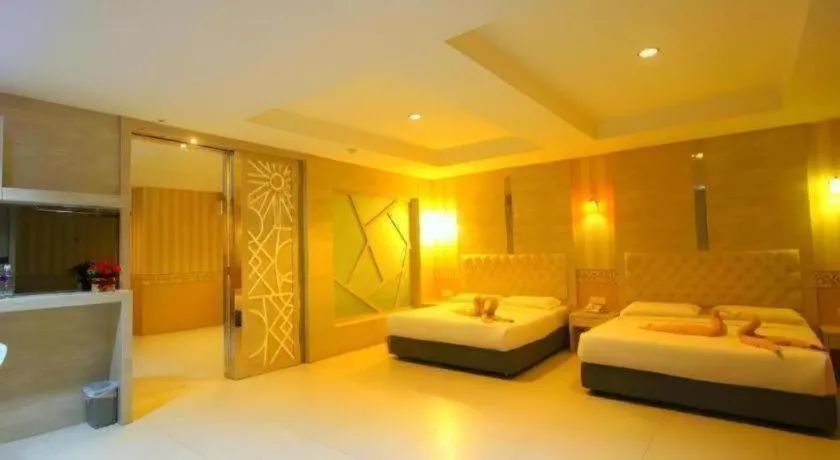 Bed in Lovina Inn Penuin Hotel