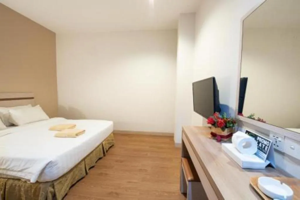 Bed in Lovina Inn Penuin Hotel