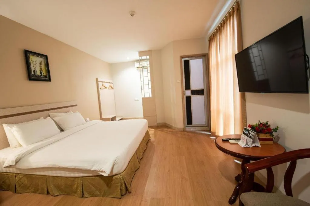 Bed in Lovina Inn Penuin Hotel