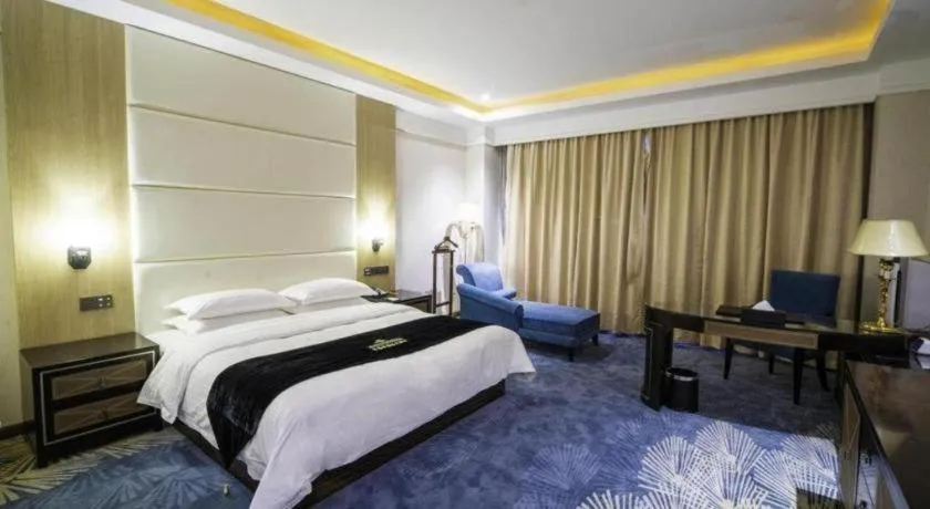 Bed in Qingdao Danube International Hotel