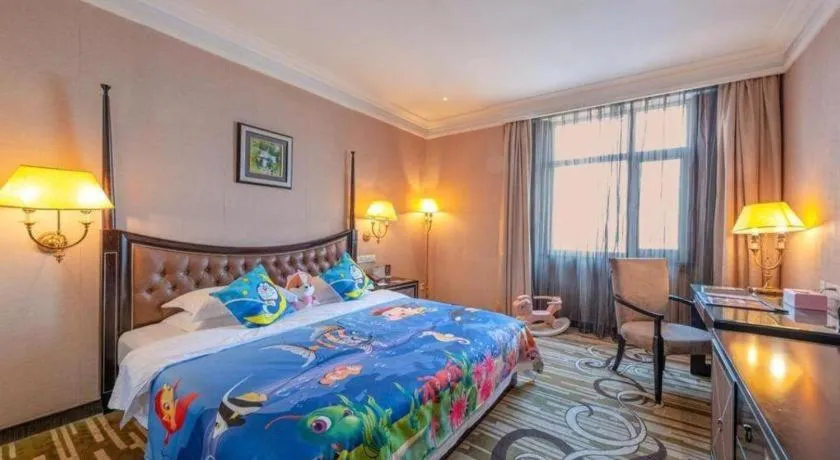 Bed in Qingdao Danube International Hotel