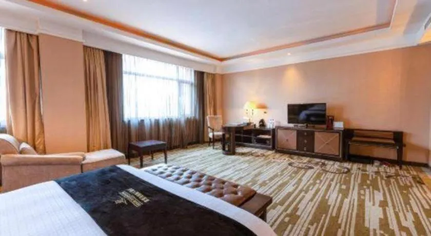 Bed in Qingdao Danube International Hotel