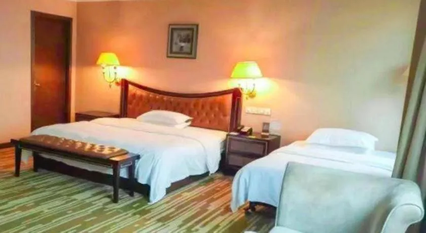 Bed in Qingdao Danube International Hotel