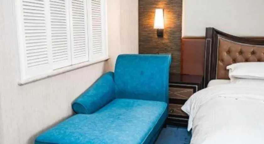 Bed in Qingdao Danube International Hotel