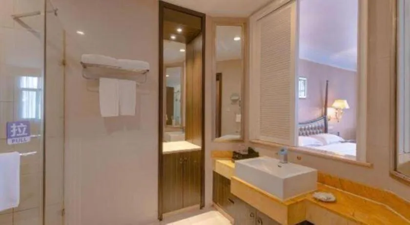 Bed in Qingdao Danube International Hotel