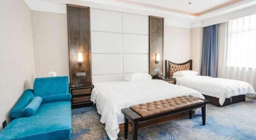 Bed in Qingdao Danube International Hotel