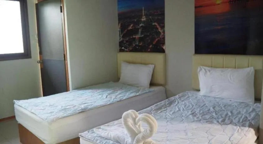 Bed in OYO 271 The Resort Romklao