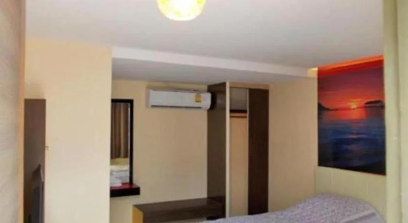 Bed in OYO 271 The Resort Romklao