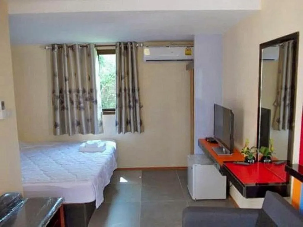 Bed in OYO 271 The Resort Romklao