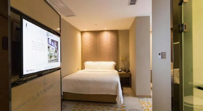 Bed in Lavande Hotel Guangzhou Tianhe Park Metro Station