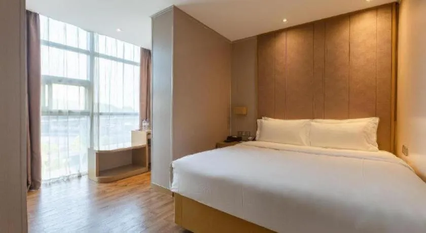 Bed in Lavande Hotel Guangzhou Tianhe Park Metro Station
