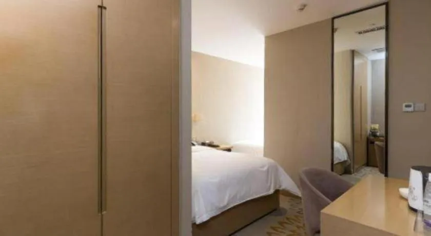 Bed in Lavande Hotel Guangzhou Tianhe Park Metro Station