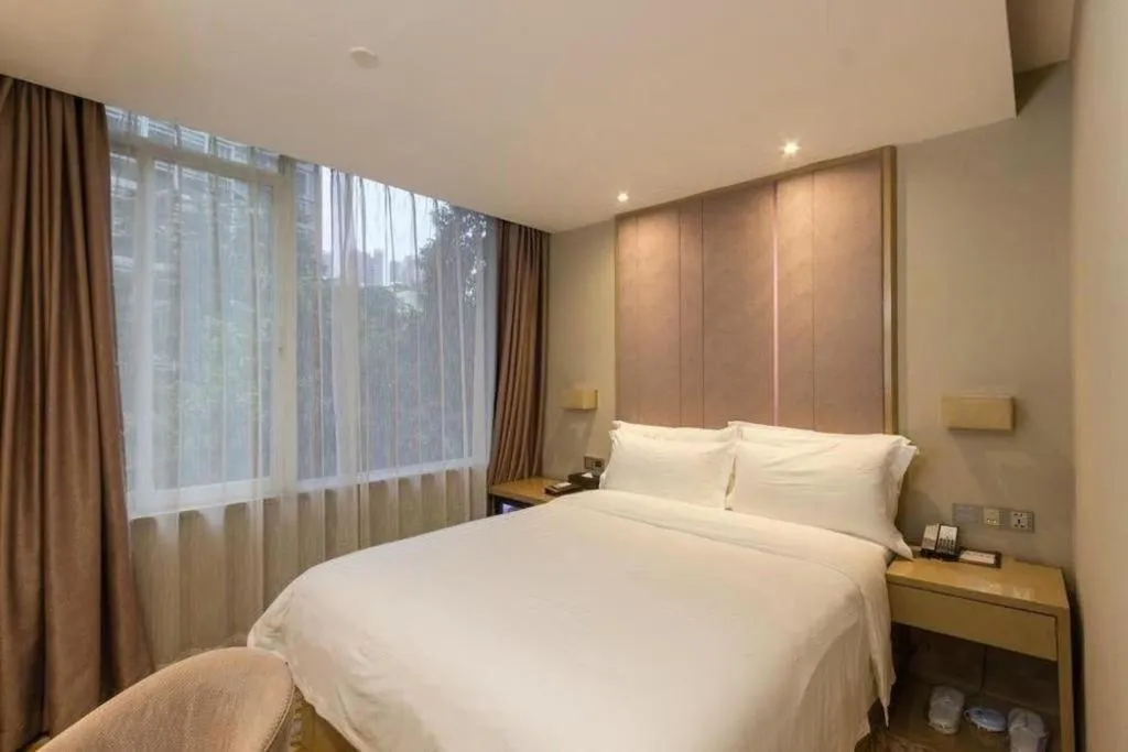 Bed in Lavande Hotel Guangzhou Tianhe Park Metro Station
