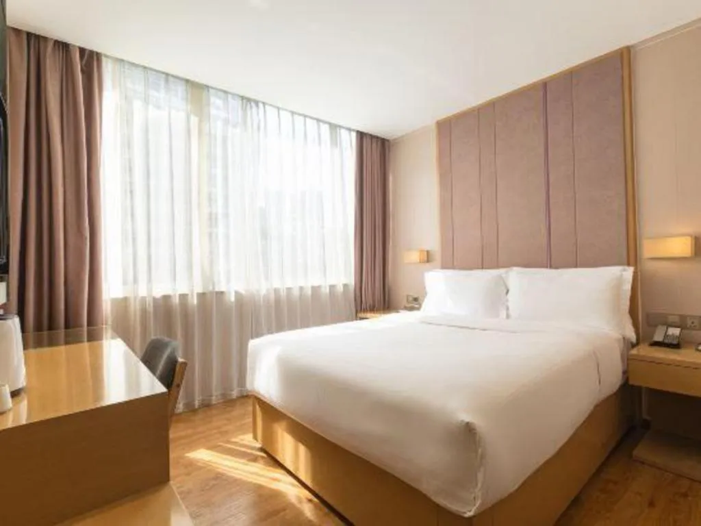 Bed in Lavande Hotel Guangzhou Tianhe Park Metro Station