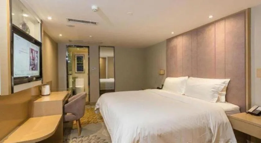 Bed in Lavande Hotel Guangzhou Tianhe Park Metro Station
