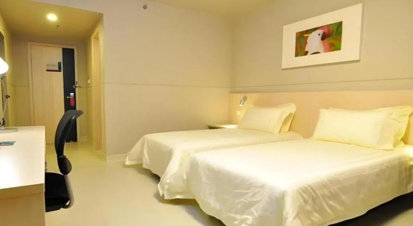 Bed in Jinjiang Inn Kunming Changshui Airport