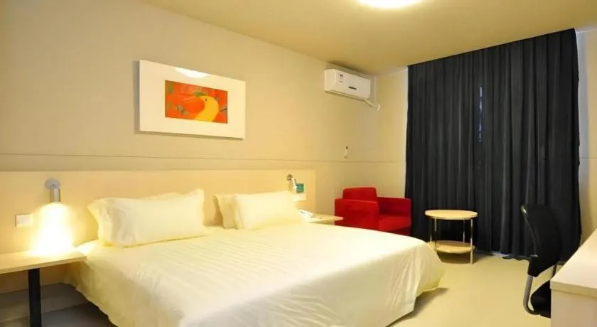 Bed in Jinjiang Inn Kunming Changshui Airport