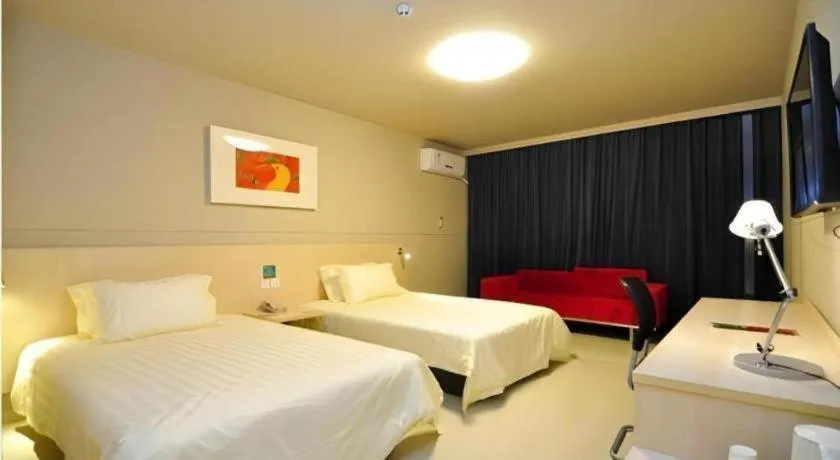 Bed in Jinjiang Inn Kunming Changshui Airport