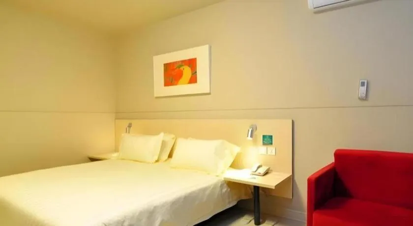 Bed in Jinjiang Inn Kunming Changshui Airport