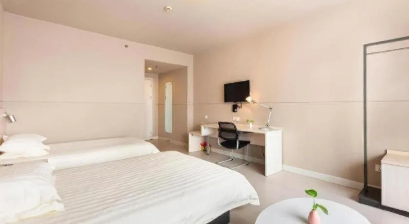 Bed in Jinjiang Inn Jinhua Binhong Road