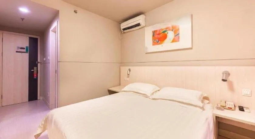 Bed in Jinjiang Inn Jinhua Binhong Road