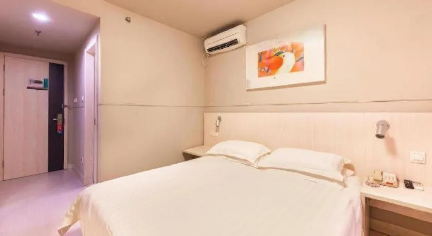 Bed in Jinjiang Inn Jinhua Binhong Road