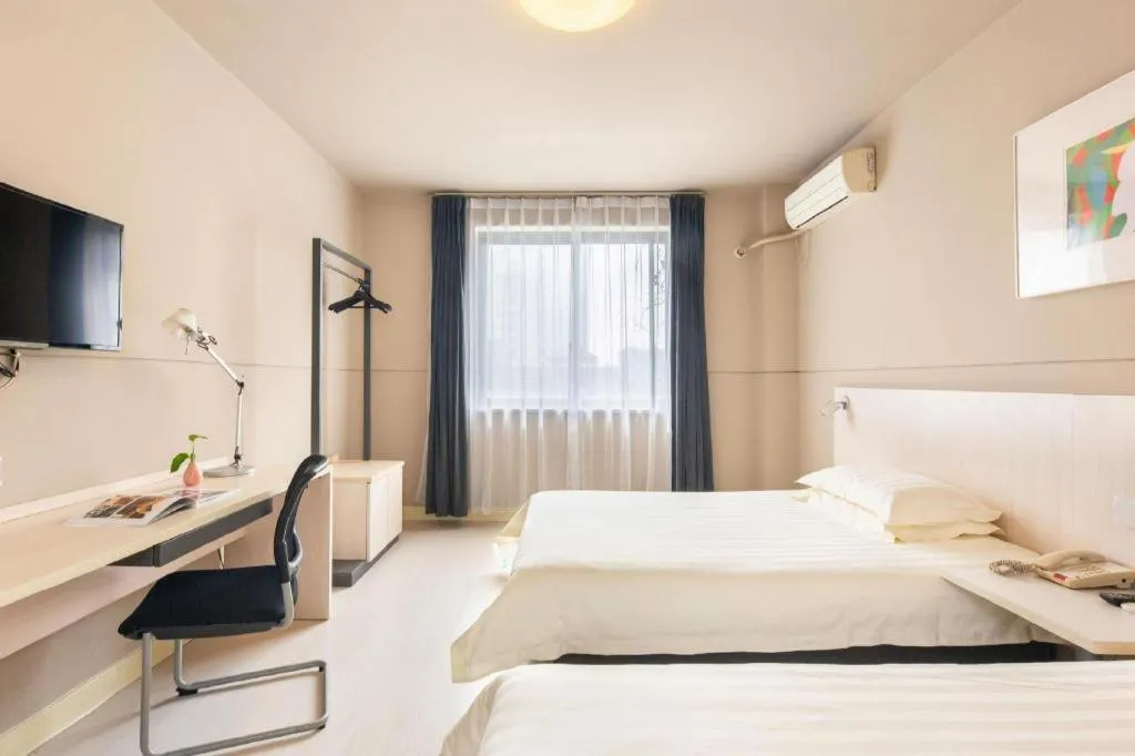 Bed in Jinjiang Inn Jinhua Binhong Road