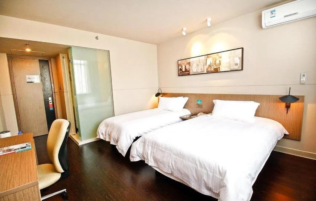 Bed in Jinjiang Inn Xi'an Zhonglou North Street Metro Station