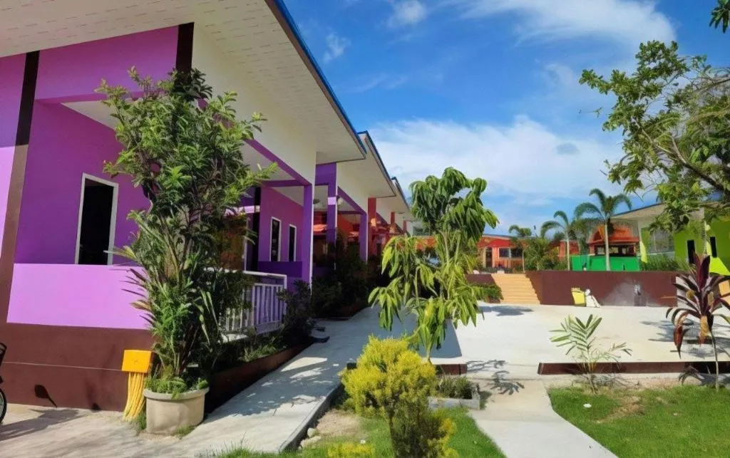 At night Airport Resort