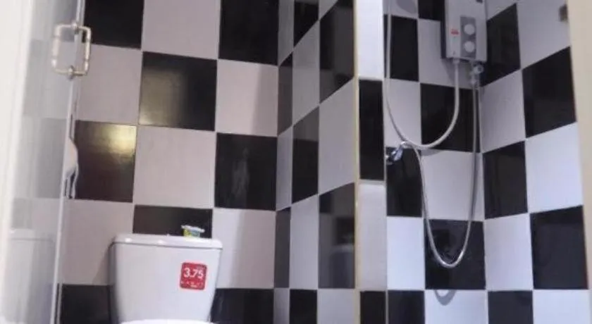 At night Airport Resort