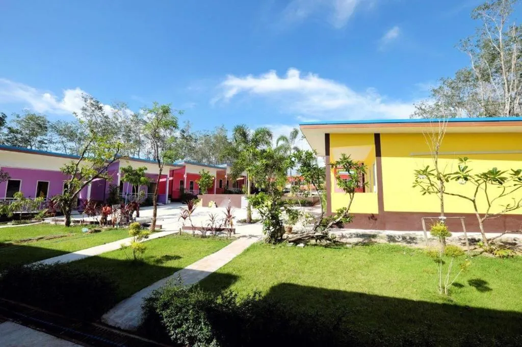 At night Airport Resort