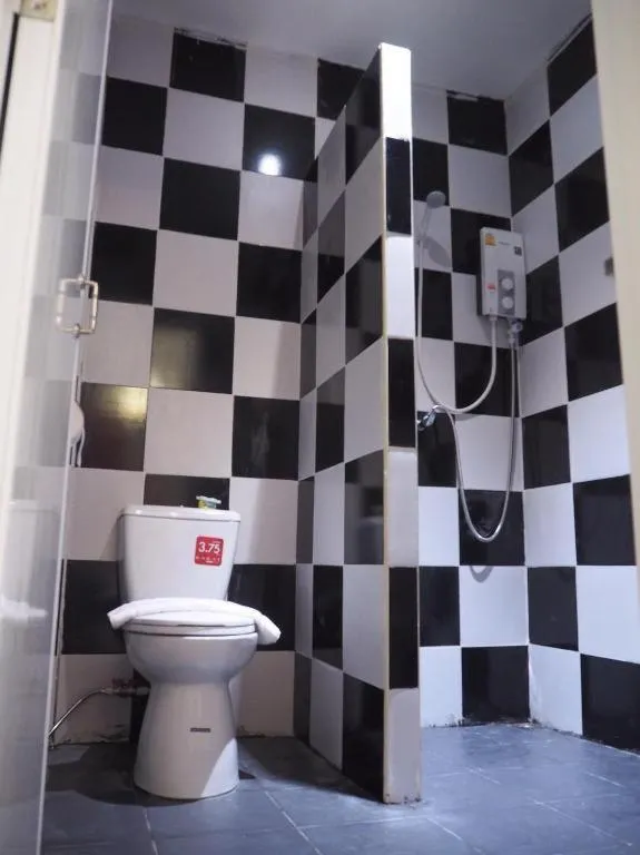 At night Airport Resort